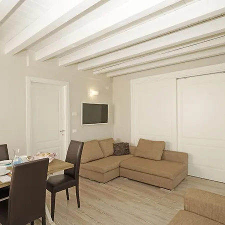 Apartment Ca Rossa Ibisco By Garda